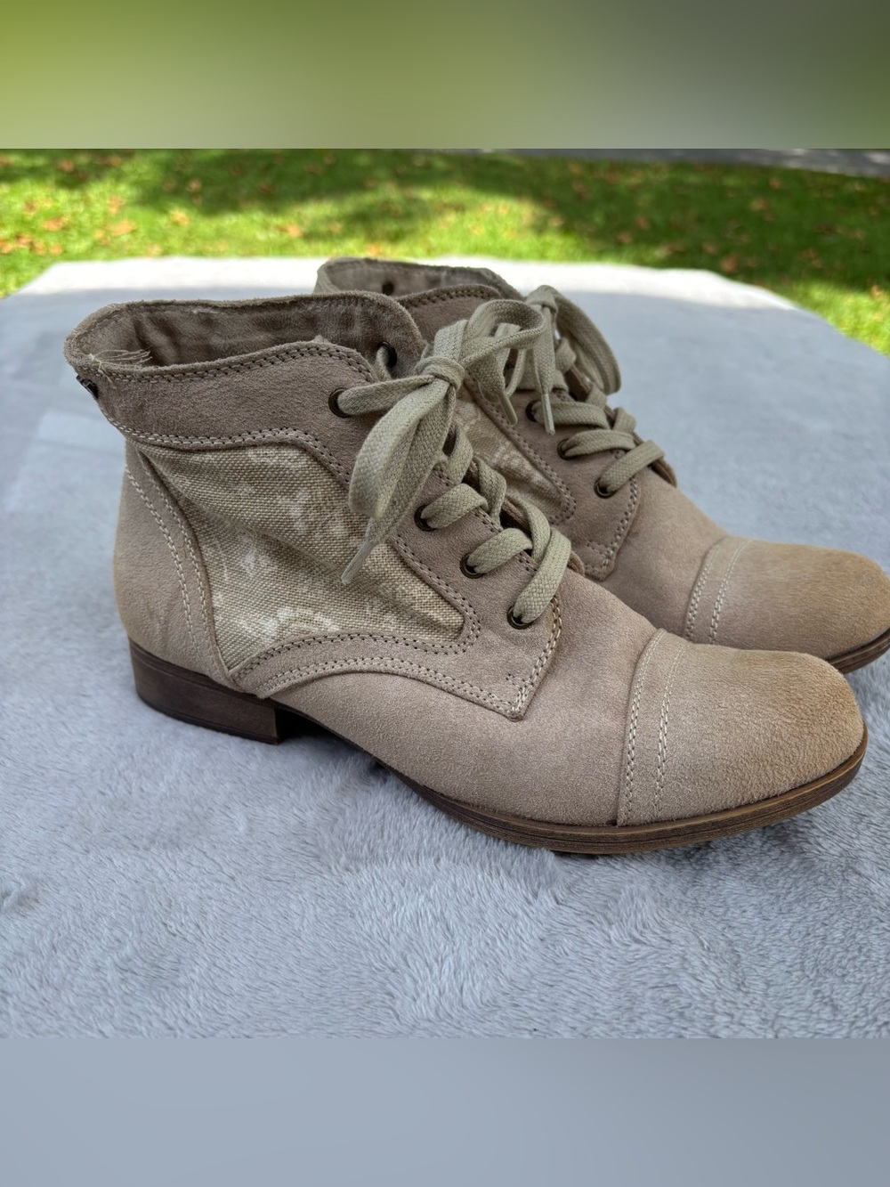 Roxy boots Fremont II/2 Size 7.5 Women’s Tan Floral READ